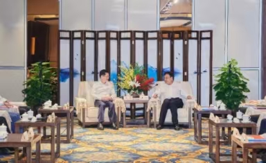 海南省委书记冯飞接见夏炜会长一行